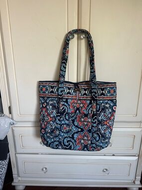 Vera Bradley Navy, Light Blue and Coral Paisley Quilted Tote
